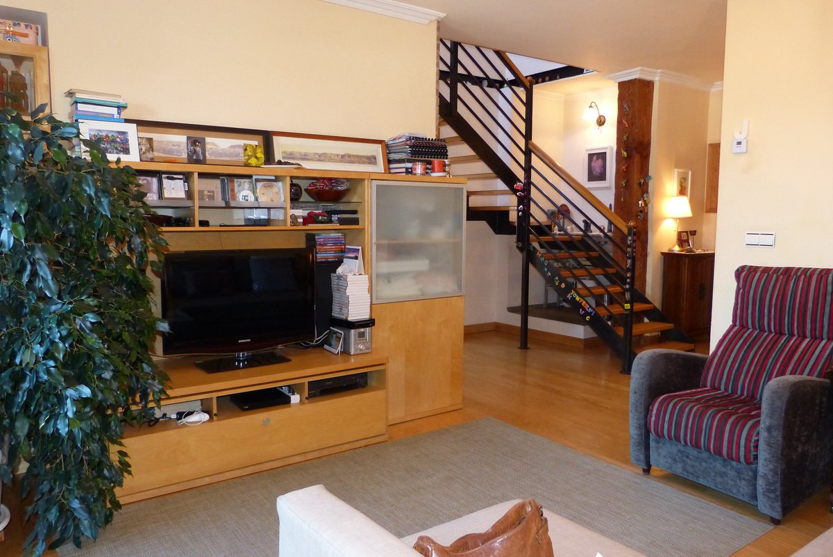 BurutaranInmo's tweet image. Z31965 Anunciamos nuevo precio para dúplex en villa con mucho encanto. Terraza amplia. Salón con salida a terraza. 

bit.ly/34GClub

#Donostia #SanSebastian #Gipuzkoa #Inmobiliaria #PisoEnVenta #GrupoExin10 #RealEstate #Decoracion #HomeStaging #Staging #StagingHouses