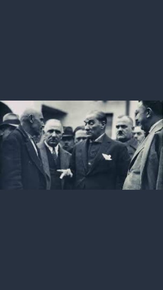 mr_karamanb's tweet photo. -Paşam bir yunan en fazla kaç metre yüze bilir?
+O biraz yunanına bağlı.
#καστελοριζο #yunanistan https://t.co/RYksoqAWY2
