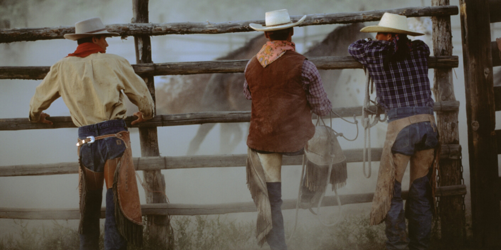RedWingShoesSac's tweet photo. Hard work demands a durable boot that’s a blend of comfort and safety. Discover why hard-working folks have been choosing Red Wing for their footwear for the past 100+ years by visiting your local Red Wing store! https://t.co/f9nvUo3xn8
