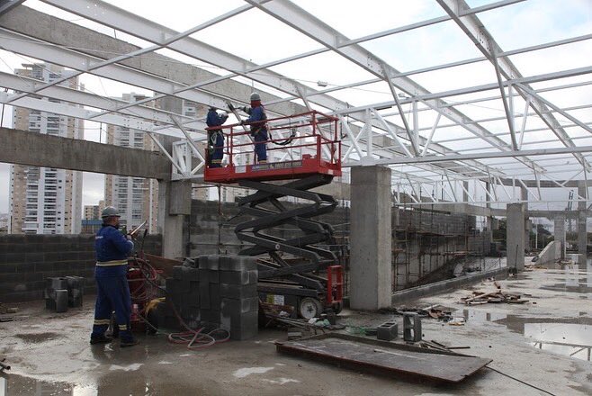 pauloabarbosa's tweet photo. 🚧NOVO CENTRO DE CONVENÇÕES TEM PREVISÃO DE ENTREGA PARA OUTUBRO🚧
As obras do Novo Centro de Convenções seguem avançando e já chegamos a 80% do prédio concluído. Teremos um espaço + #amplo, #moderno, totalmente #climatizado e com #estacionamento coberto. https://t.co/Gcmnh5KdWs