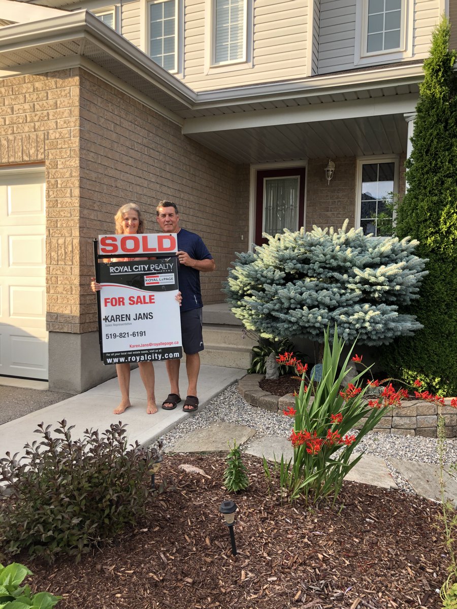 blondeee5478's tweet photo. SOLD!!!  In only 5️⃣ days with 4️⃣ competing offers and well over ⬆️ list price!  
Congratulations to my clients - it was a pleasure helping you! https://t.co/meLPdraPxe