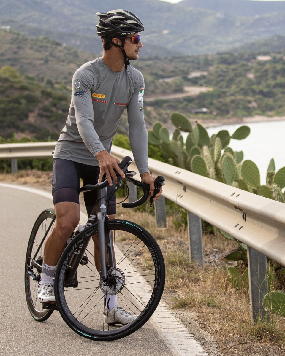 lunarossa's tweet photo. #Training
A simple word for a complex process.
Long sessions "grinding" #PZEROVelo tires alternate work in the gym and on the water to improve heart condition and strengthen muscle tone.
@Pirelli
Full story: https://t.co/iOjxG8Ts0E https://t.co/Thw2YTrH7h