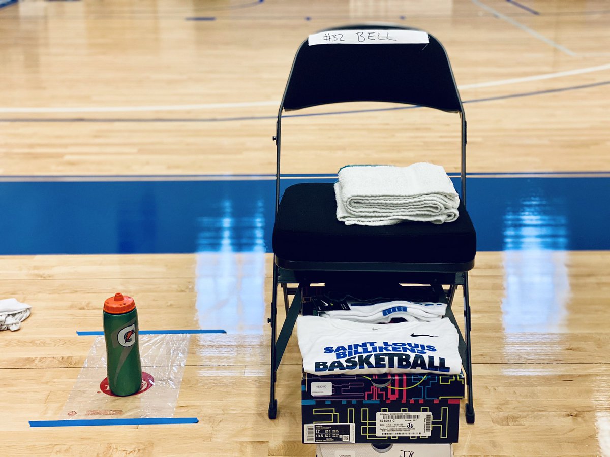 SaintLouisMBB's tweet photo. Feels good to be back. 💪😷

#TeamBlue 🔵⚪️ #Billikens https://t.co/PysRnXAK21