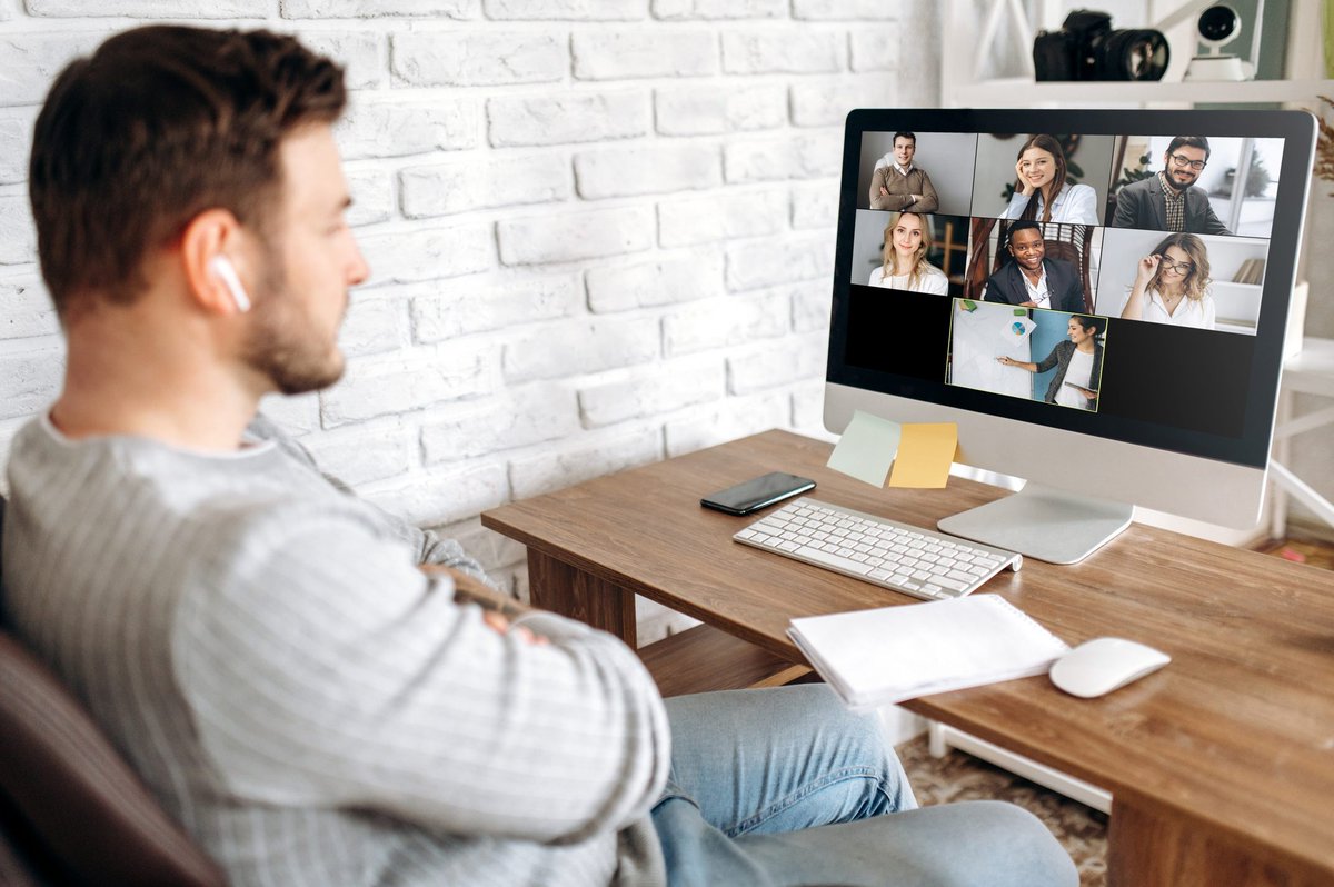 Scammers target homeworkers via Zoom!! 😱😡
Due to COVID-19 lockdown, millions of people now work entirely from home, and fraudsters have adapted to that shift.
You can read more here 👇 

tradingstandards.uk/news-policy/ne…