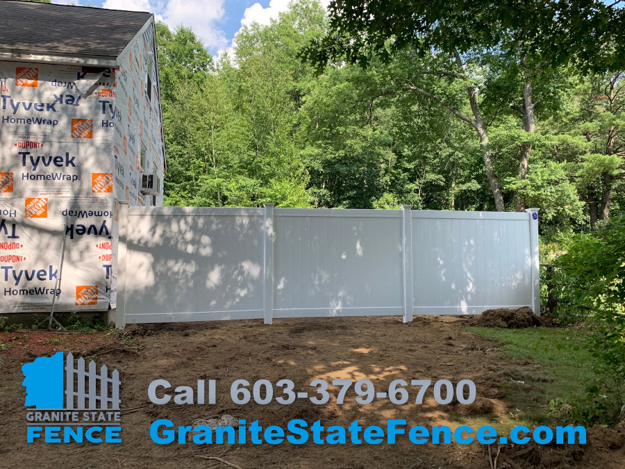 FenceState's tweet image. We installed a 6' vinyl privacy fence in a back yard in Manchester, NH after removing an old pressure treated fence that was falling over. 

 #ManchesterNH #privacyfencing #vinylfencing granitestatefence.com/vinyl-privacy-…