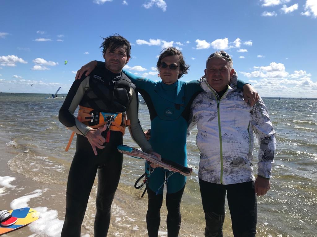 GrzybekMaciej's tweet photo. Today was great #kitesurfing day @ our local spot #HelPeninsula we had strong 25knts W wind with beautiful sun and clouds. I spend 6,5h in the water constantly. So happy to have my dad and brother with me. Do your hobby people! Don’t let yourself into mental slavery! 🌬🤙🐳 https://t.co/8ysGJcyv25