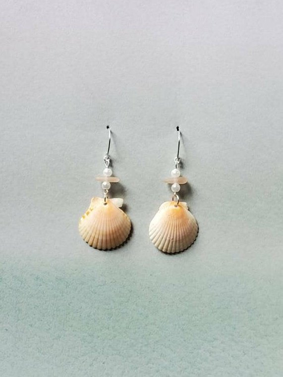 saltedbayonet's tweet photo. Dainty #handmade, genuine peach #seaglass, scallop #seashells & sterling silver earrings. https://t.co/L1L27HA7px #seaglassjewelry #genuineseaglass #peachseaglass #beachlife #seaglassearrings #seashellearrings #oceanlife #scallopshells #handmadejewelry #handmadeearrings #seashell https://t.co/H2N38YfHFo