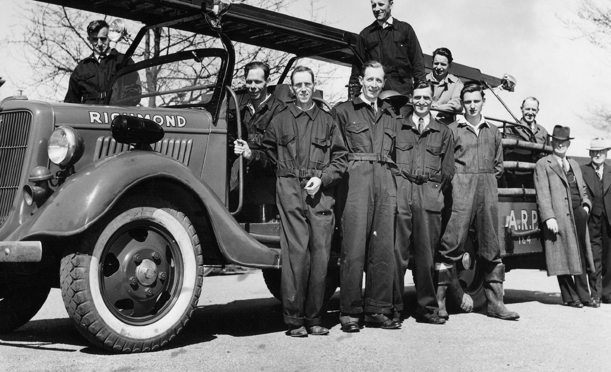 Safety has always been our top priority! In the 1940s  @Richmond_BC volunteer firefighters provided emergency services to YVR. Today, YVR's own team responds to emergency calls and keeps the airport safe.  #YVRBDAY