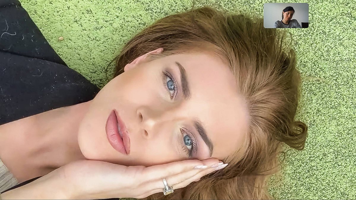 OceanDriveMag's tweet photo. FaceTime photography is part of our new normal. Check out some more virtual pics by @genstreetstyle: https://t.co/DH3RuOt5rl https://t.co/oahjKtKK1o