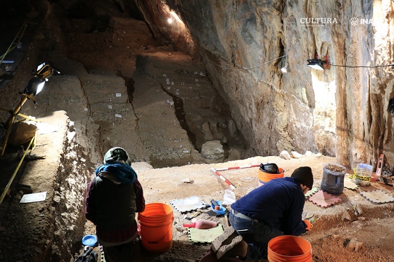 INAHmx's tweet photo. #PrensaINAH 🗞️

Descubren evidencia humana de 30,000 años de antigüedad en la Cueva del Chiquihuite, Zacatecas. 

Más detalles 👉 https://t.co/aM6Yxcd1tf https://t.co/6Bcygtsvrd