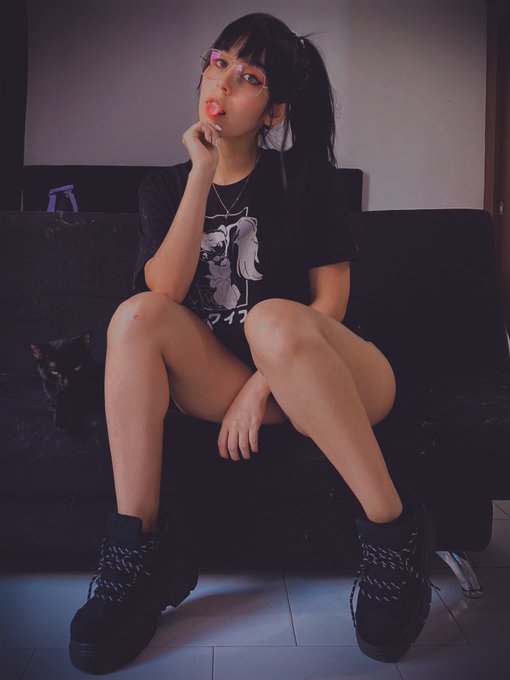 Te pasar&iacute;as por mi https://t.co/J2lPJ9RF1O 🥺 Okno, los invito a suscribirse 😍✌🏻 https://t.co/TrGqFUB<a href="/tag/nuevafotodeperfil"class="tags"><span>#nuevafotodeperfil</span></a>