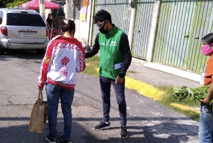SeGobCDMX's tweet photo. #PromotoresDeLaPaz invitan de manera personal a la gente a participar en #SíAlDesarmeSíALaPaz🕊intercambiando sus armas de fuego por dinero en efectivo de manera anónima y voluntaria. https://t.co/ILXDp0D169