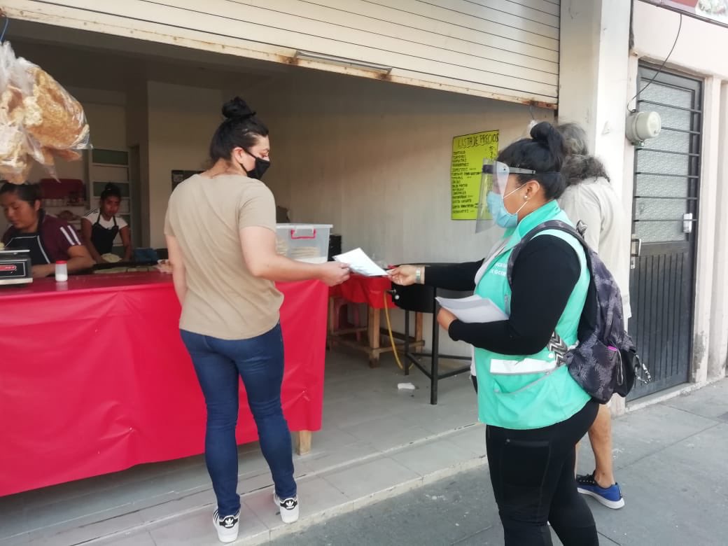 SeGobCDMX's tweet photo. #PromotoresDeLaPaz invitan de manera personal a la gente a participar en #SíAlDesarmeSíALaPaz🕊intercambiando sus armas de fuego por dinero en efectivo de manera anónima y voluntaria. https://t.co/ILXDp0D169