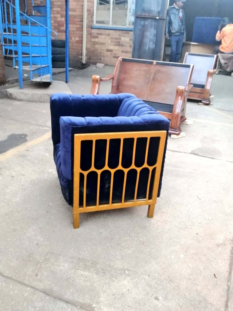 ZambeziGroup's tweet photo. Today went something like this.
Black people manufacturing quality, everything is at stake we gotta keep the seat at the table.
#RoyalBlue #Blues #ZambeziCreations
R15k a set.
Please RT our potential client could be on your tl, thank you. https://t.co/Yar4m1xyDb