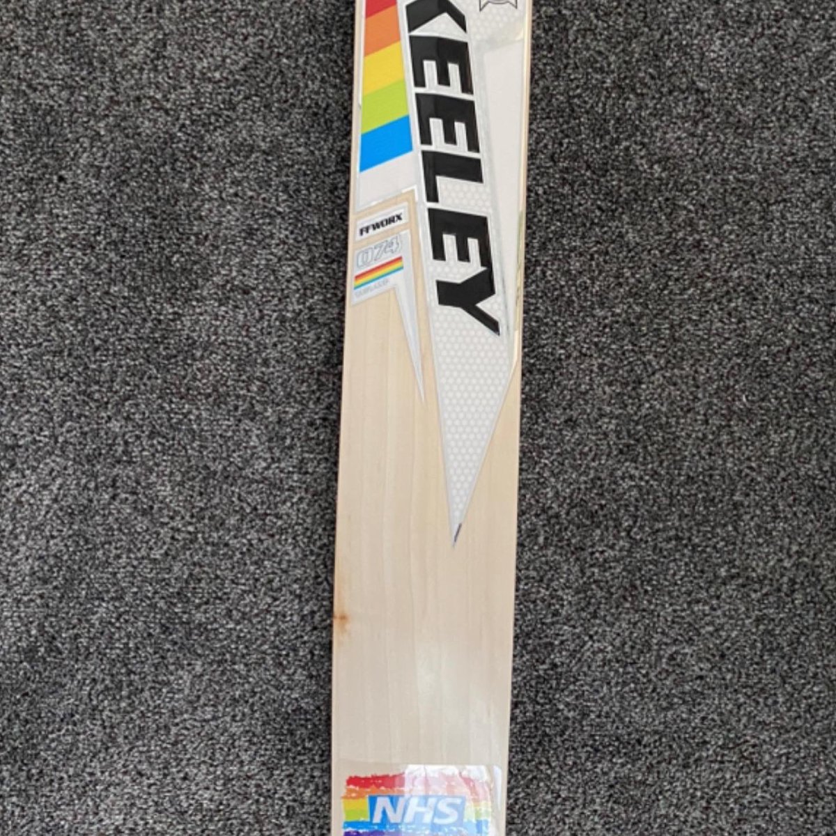 SHSportsltd's tweet photo. @backandacross Grab yourself a ticket for this pro grade NHS Special edition Keeley bat all while supporting a good cause for only £1.00 https://t.co/AKcN5usiKx https://t.co/GGKKfVMFW3