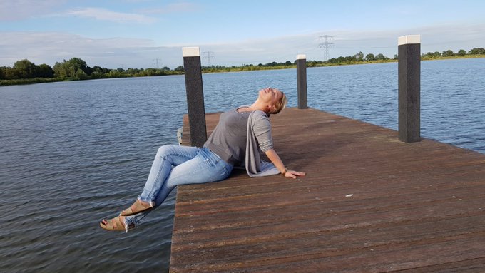 #selfie #sunsetphotography #lake #Netherlands https://t.co/Ir9qMblkkM<a href="/tag/selfie"class="tags">#selfie</a><a href="/tag/sunsetphotography"class="tags">#sunsetphotography</a><a href="/tag/lake"class="tags">#lake</a><a href="/tag/netherlands"class="tags">#Netherlands</a>