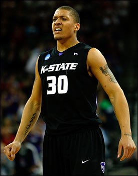 Blessed to receive an offer from Kansas State University thank you to coach Webber , @CoachLoweryKSU and the entire staff for this amazing opportunity. <a href="/tdamon32/">Damon</a>
