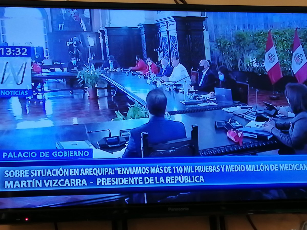 SilviaPeruPPC's tweet photo. Señor Presidente Martín Vizcarra, la casa se la deben mostrar tal cual, aleje a los sacristanes de su entorno, donde quedaron su valores humano la sra.Celia Capira sólo quería ser escuchada por Ud. Su dolor de Mujer, Madre, Esposa corriendo tras suyo quedará para la posteridad.. https://t.co/OFmEmzOEQY