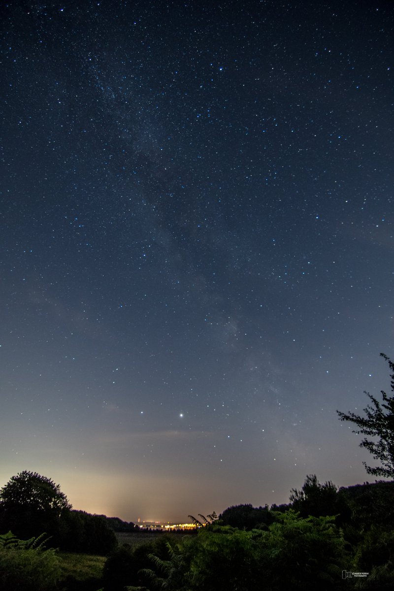 akperkins178's tweet photo. @VirtualAstro Snapped these while out at Wentwood forest, photographing the ISS. #cometNEOWISE #milkyway https://t.co/NnBarhBi4Z