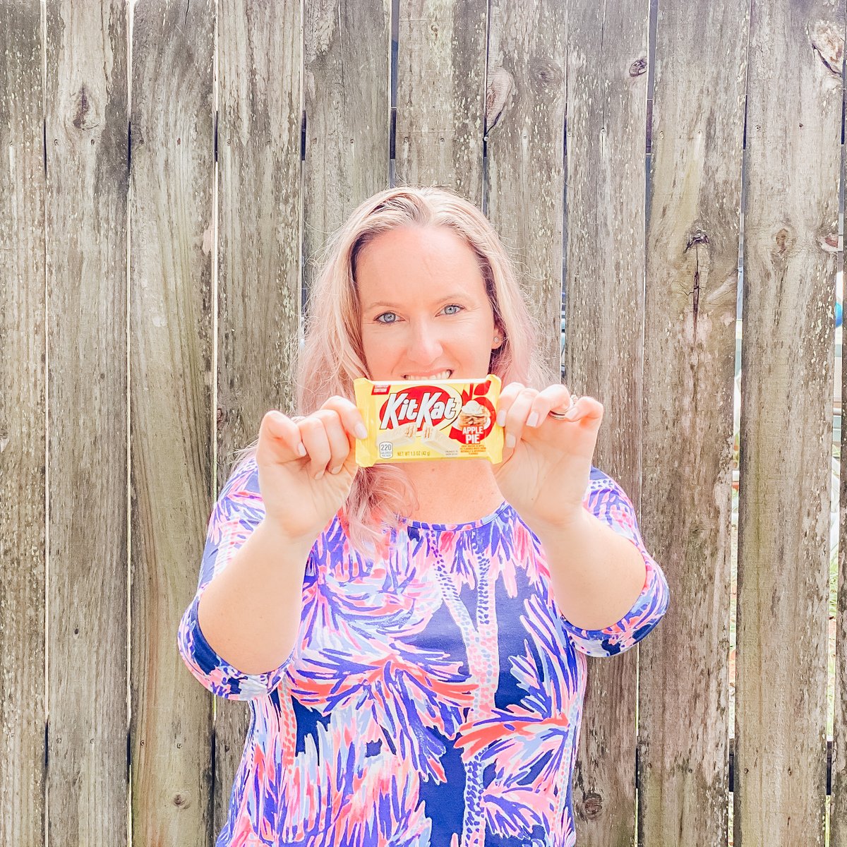WildlyWander's tweet photo. #AD Guess what I #FoundAtWalmart? How about I break you off a piece of Apple Pie? An #ApplePieKitKat Bar that is! The flavor crisp wafers covered in Apple Pie flavored white crème is amazing. Grab them at @Walmart for a limited time. @kitkat_us https://t.co/NNH4WZswJQ https://t.co/mJzPCiFSZS