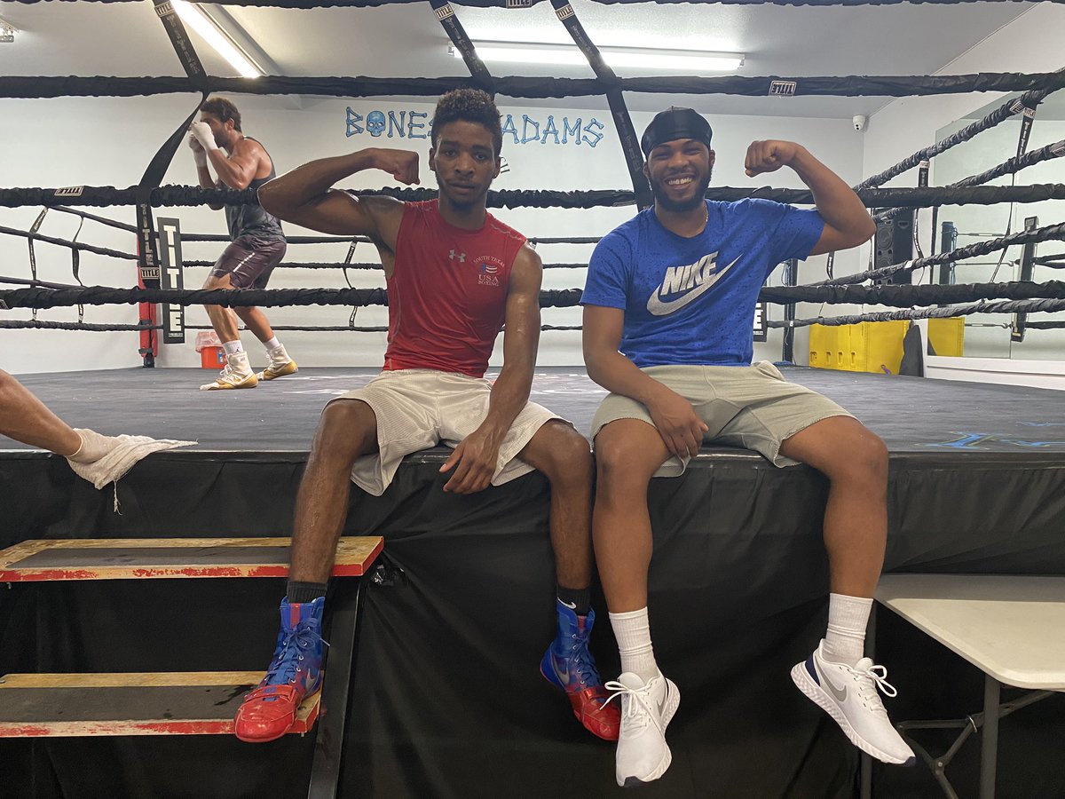 <a href="/smoovguy_sean/">Gusto</a> 🥊 got that official work in today