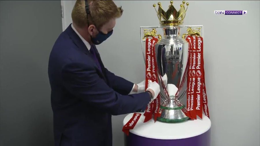 Liverpoolcom_'s tweet photo. The ribbons are on! The ribbons are on! The ribbons are on! The ribbons are on! The ribbons are on! https://t.co/E2LAr1gKtV