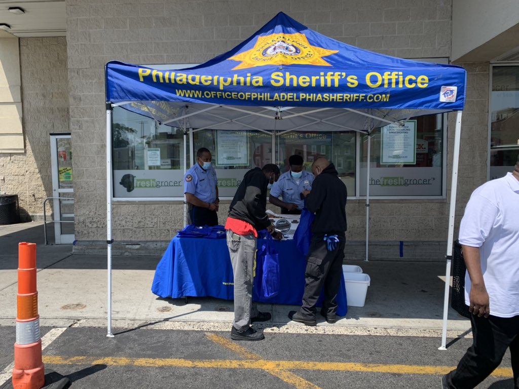 PPD18Dist's tweet photo. Today at 5601 Chestnut we teamed up with @phillysheriff to provide gun locks π & resources to the community. @PPDMGillespie @PPDDerrickWood @WestPhillyLocal https://t.co/vnXlrUVOEJ