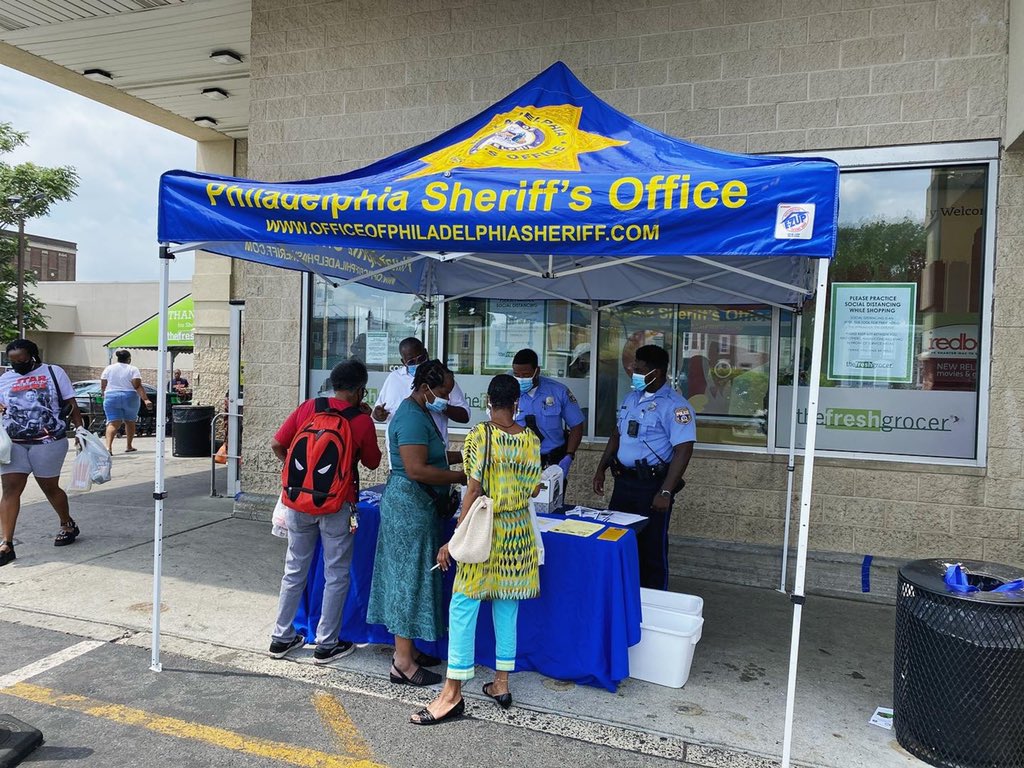 PPD18Dist's tweet photo. Today at 5601 Chestnut we teamed up with @phillysheriff to provide gun locks π & resources to the community. @PPDMGillespie @PPDDerrickWood @WestPhillyLocal https://t.co/vnXlrUVOEJ