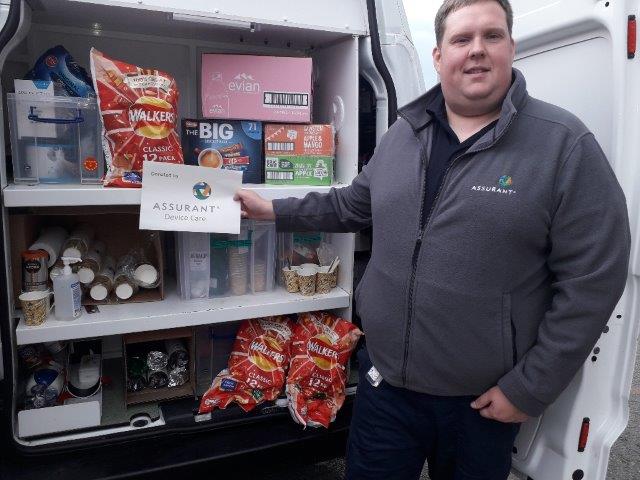Another donation of goodies yesterday to the welfare van. <a href="/NWAmbulance/">North West Ambulance Service</a> Thanks to <a href="/valpark13/">Valerie davies</a> for making me pose for a photo.