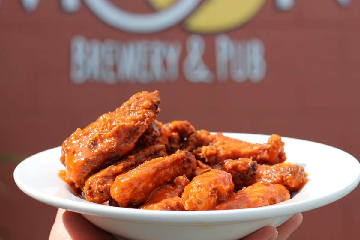#WingWednesday + a Patio. $10.95 for a pound of wings starting at 5 pm. Our recommended pairing? Hip as Funk IPA! We’ll see you tonight! 🍻

#MoonUnderWaterBrewery

📸 Credit: Remia Aymer