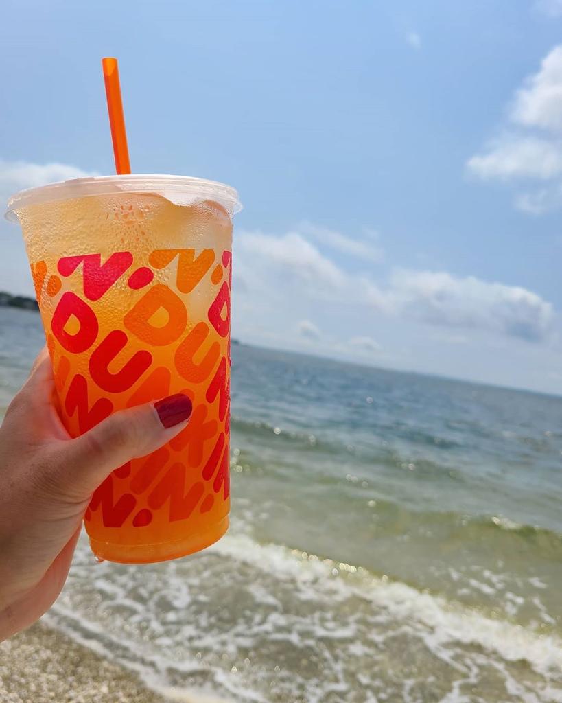 dunkindonuts tweet picture