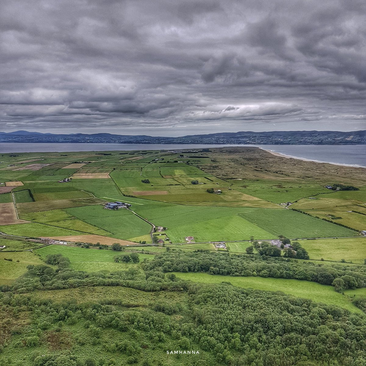 NICelebrant's tweet photo. Magilligan, seen from Gortmore Viewing Point, a few days ago @BinevenaghLPS @VisitLimavady @LimavadyBorough @ILoveNorthCoast @newslineweather @WeatherCee https://t.co/6x7xfY4mYv