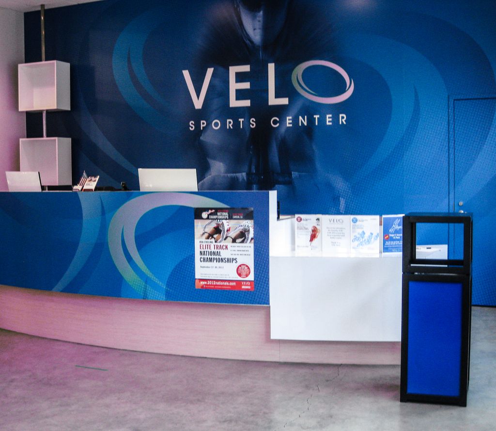 arb_ps's tweet photo. When your trash can matches perfectly the Velo Sports Center's branding 😎 🚲 🗑️ https://t.co/hxaIlt7xvN