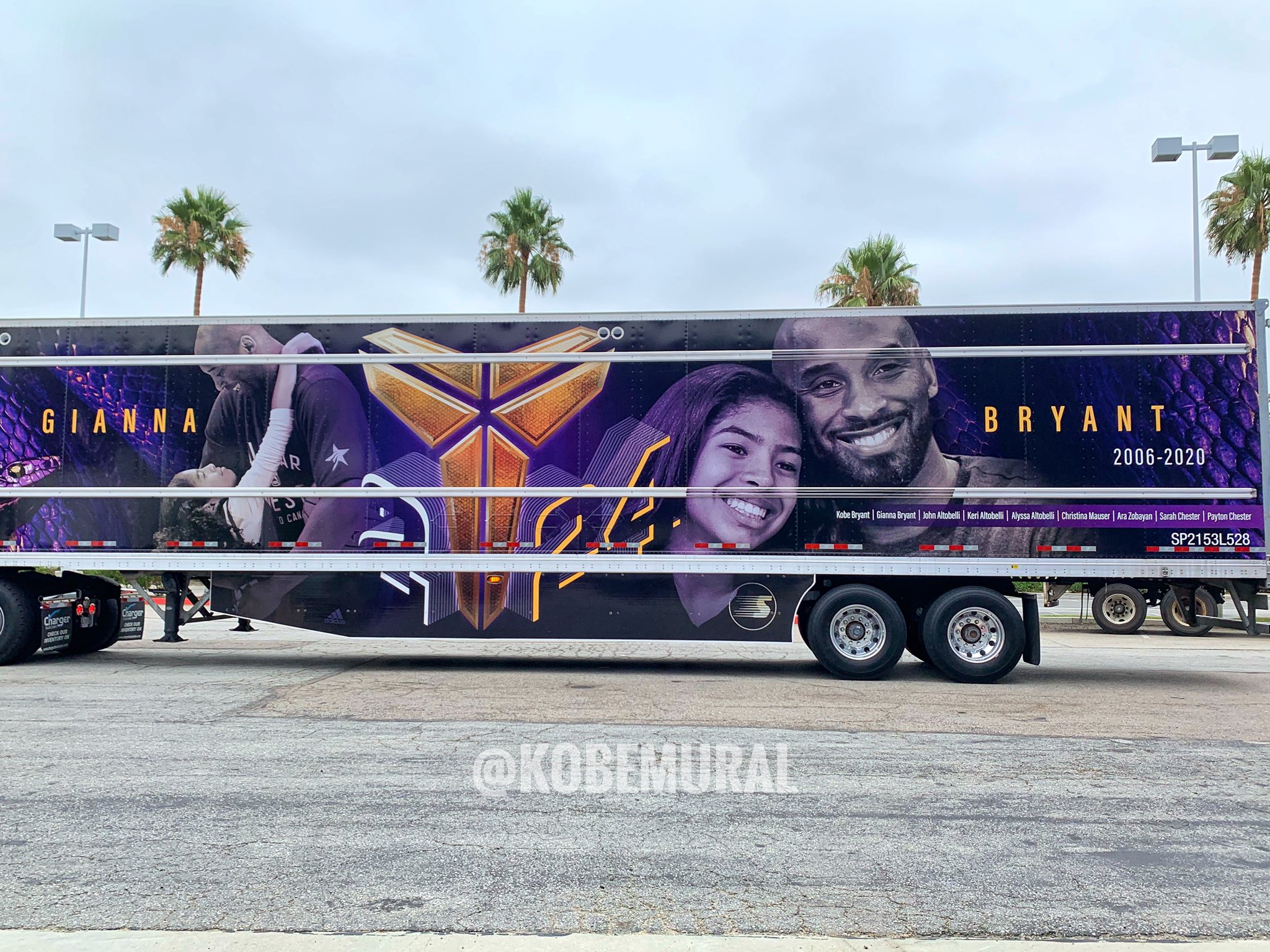Kobe & Gianna Bryant Murals on X: Photos of the Kobe and Gianna big rig  traveling from Toronto to LA #MambaForever 🐍♾ t.cot1PMycxIpP  X