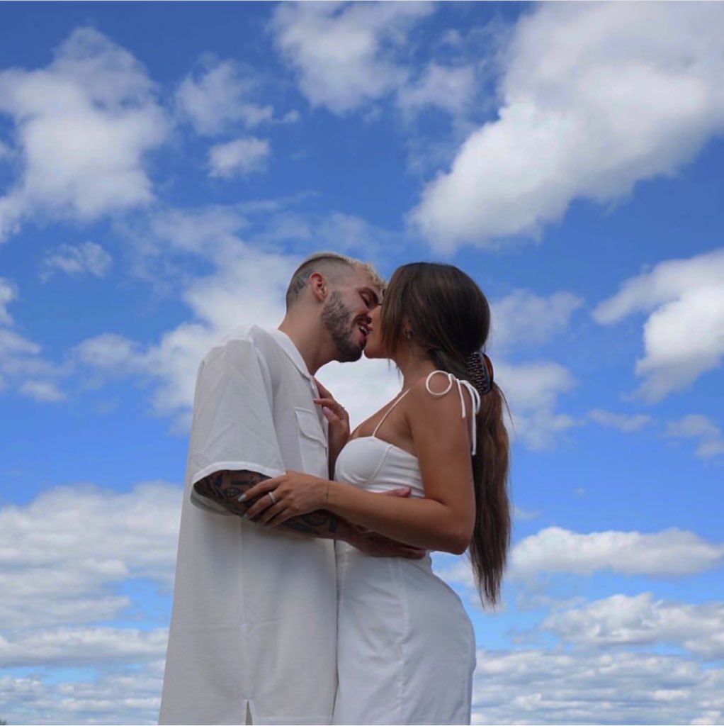 3relation tweet media