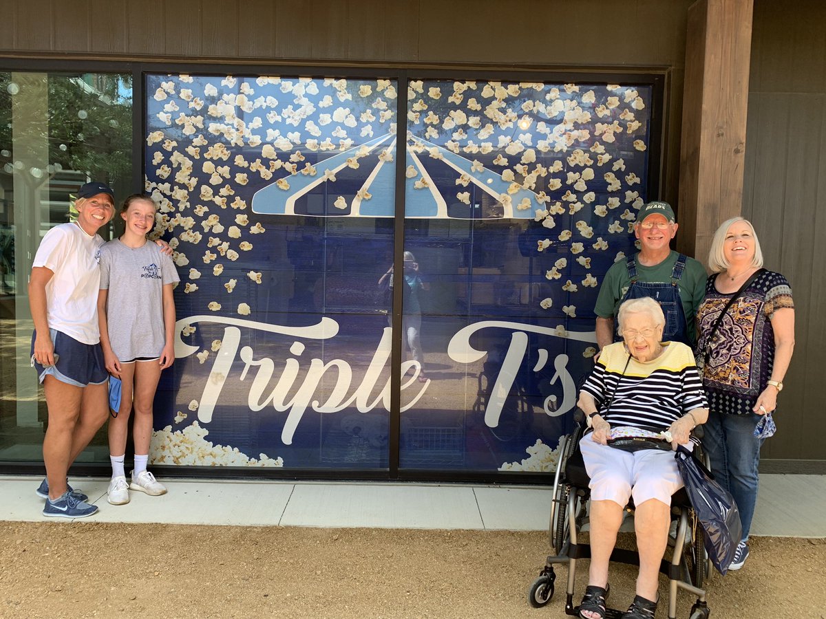 PopcornTriple's tweet photo. Aunt and Uncle in from Sherman and came to visit us at the shop! Also, it’s awesome be in a pic with my daughter, mama, and grandma - I’m blessed with loving support and a godly heritage! https://t.co/Cf8mZ2pN4E