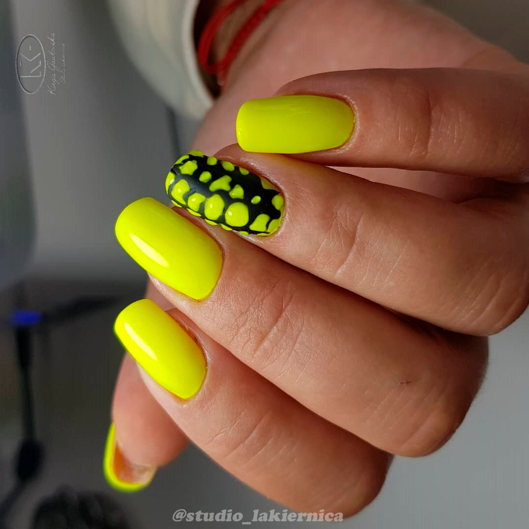 highlighter yellow nail designs