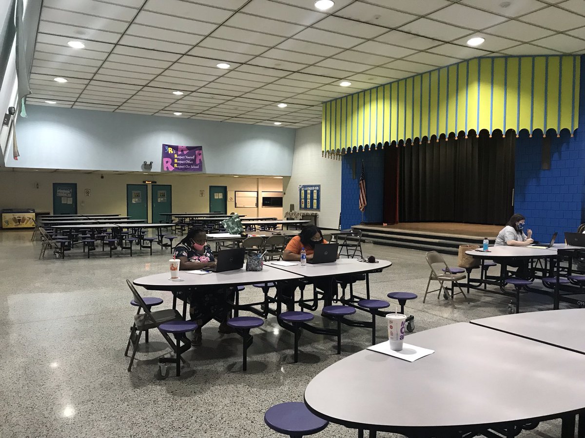 garlandjk's tweet photo. Love my team. Everyone coming together through a digital breakout - planning a schedule that maximizes instruction to improve student achievement - #expectexcellence #TESrocks @EssexSchools @TESRockfish https://t.co/gLYM4d1SQJ