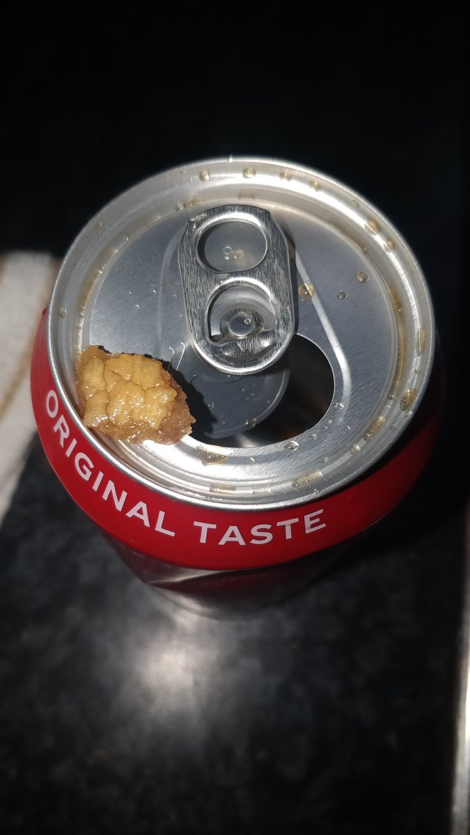ImNewmannn's tweet photo. @CocaCola Please explain what this is living inside one of your cans 🤮 https://t.co/Ur56KUonfv