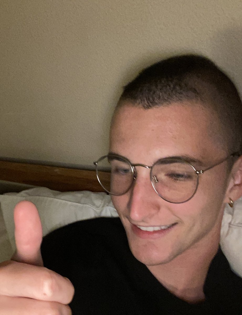 Hair giveaway. Retweet to enter/disappoint your family.