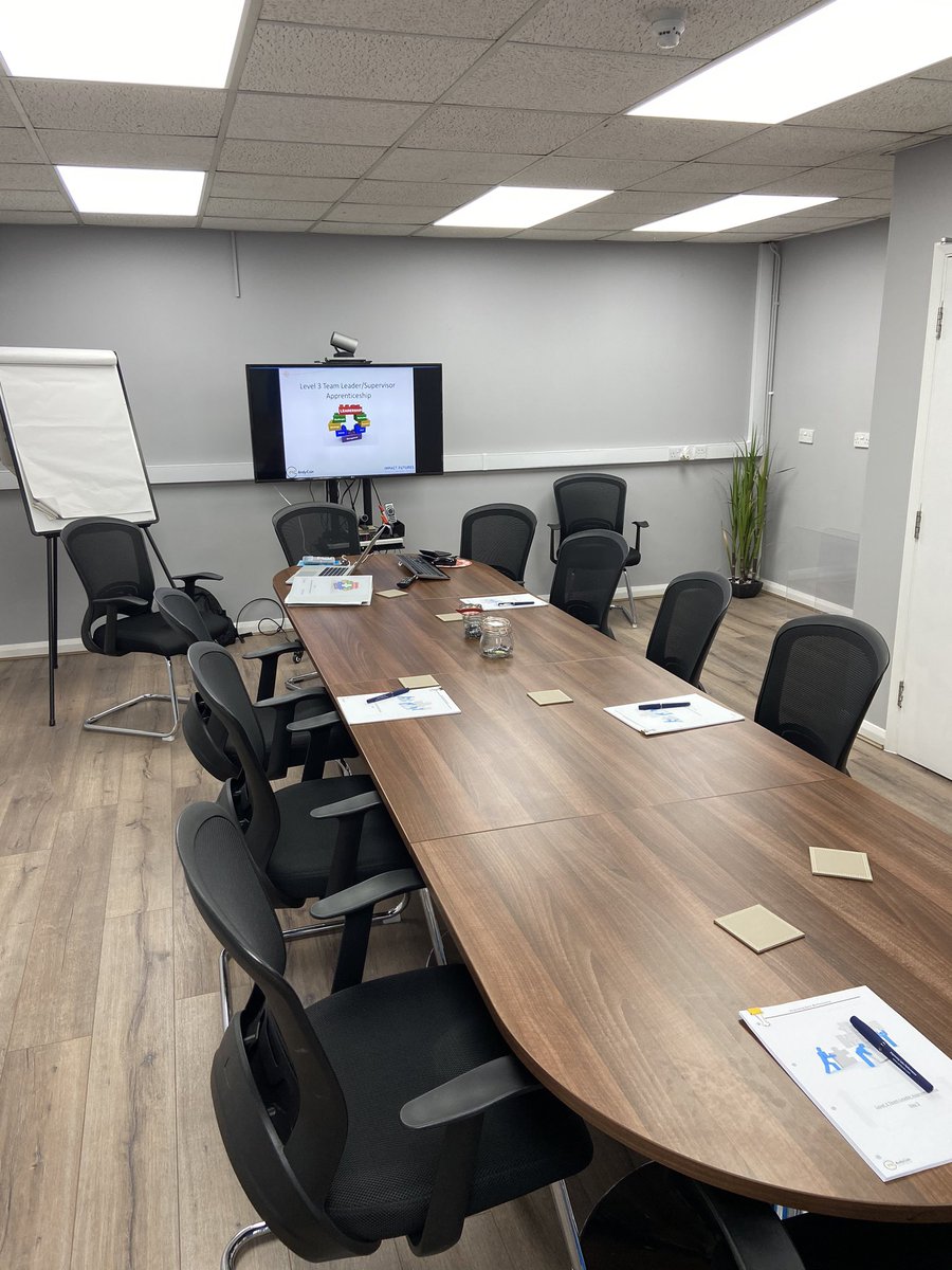 andycaintrainer's tweet photo. After delivering over 100 online sales &amp; leadership workshops over the past 4 months it’s nice to be back in the training room delivering a socially distanced workshop today. Now more than ever is the time to invest in your teams, message me to find out how we can help. #Training https://t.co/e3WLZIzMYC