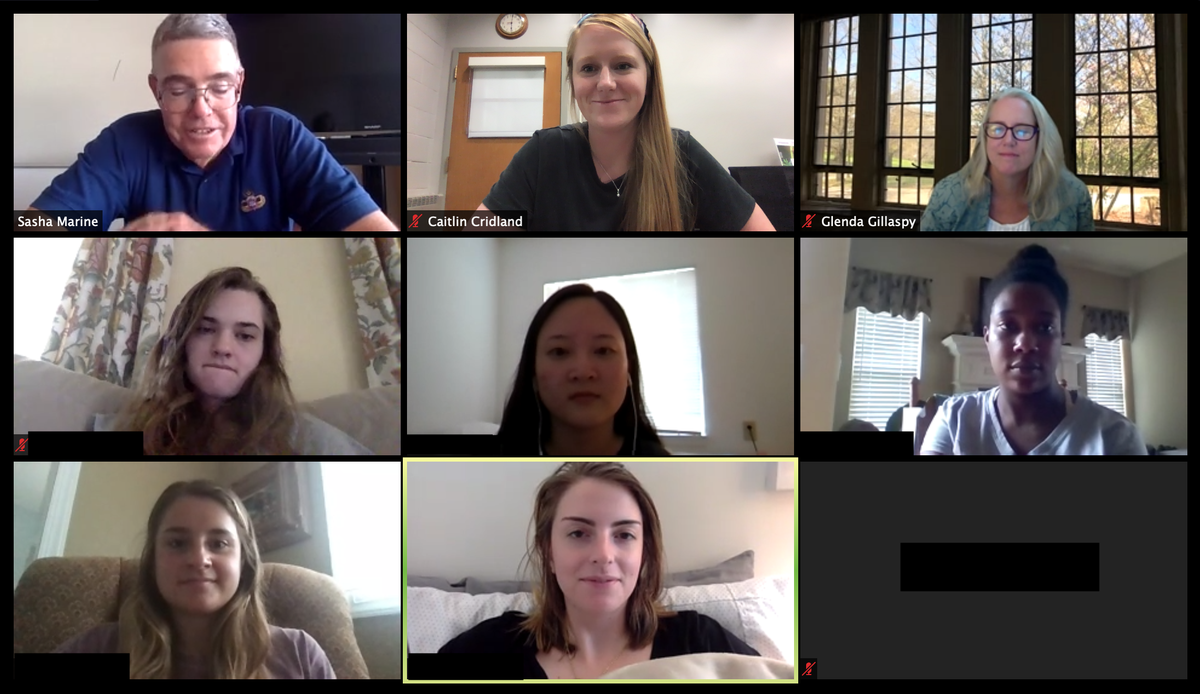 SecuringOurFood's tweet photo. Our current #VTREEL fellows got to chat to local farmer Floyd Childress about all things #ag 🧑‍🌾🌾🚜🐄  Big thanks to Floyd for joining us today &amp; sharing your experiences and expertise👏🧑‍🌾 

#VTREEL #VirtualVTREEL #SecuringOurFood #plantsci #agriculture https://t.co/K57gk4ImbT