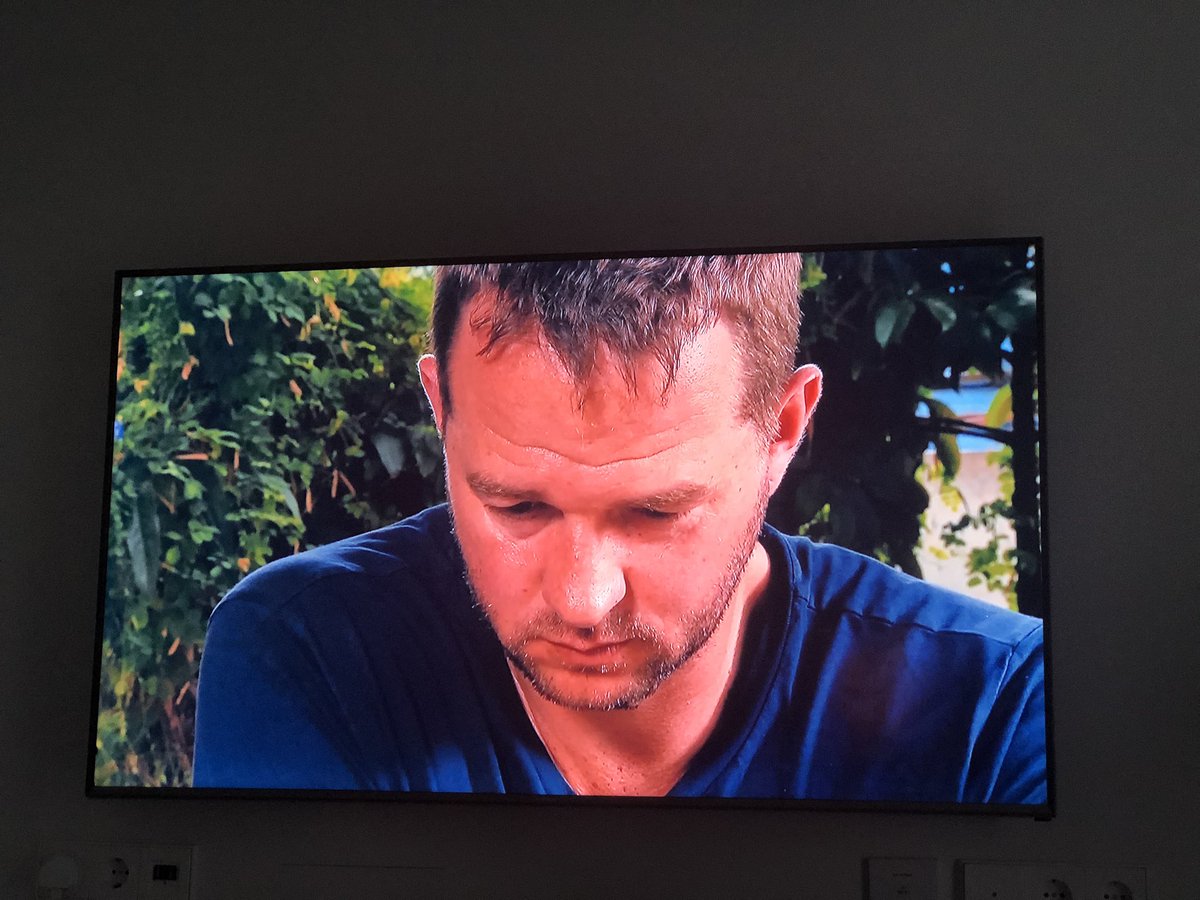 GilesClark78's tweet photo. Ever heard a sunbear beaten to death by bamboo sticks??? #BearsAboutTheHouse https://t.co/GjOADcpu76