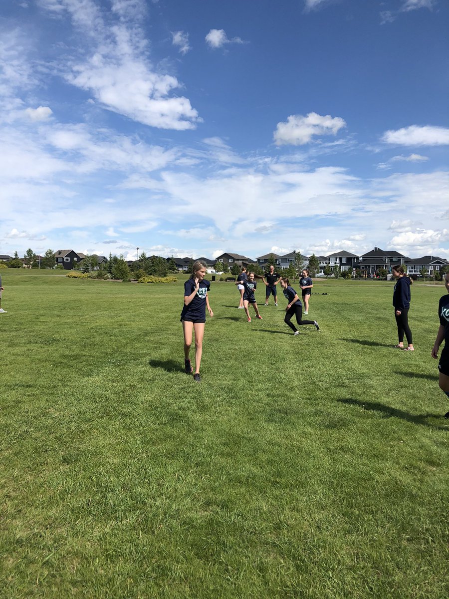 07Xcel's tweet photo. The girls had an awesome week on and off the ice. Few pictures of them enjoying the beautiful weather!!!#LAFSC https://t.co/Cv8N3ncEEc