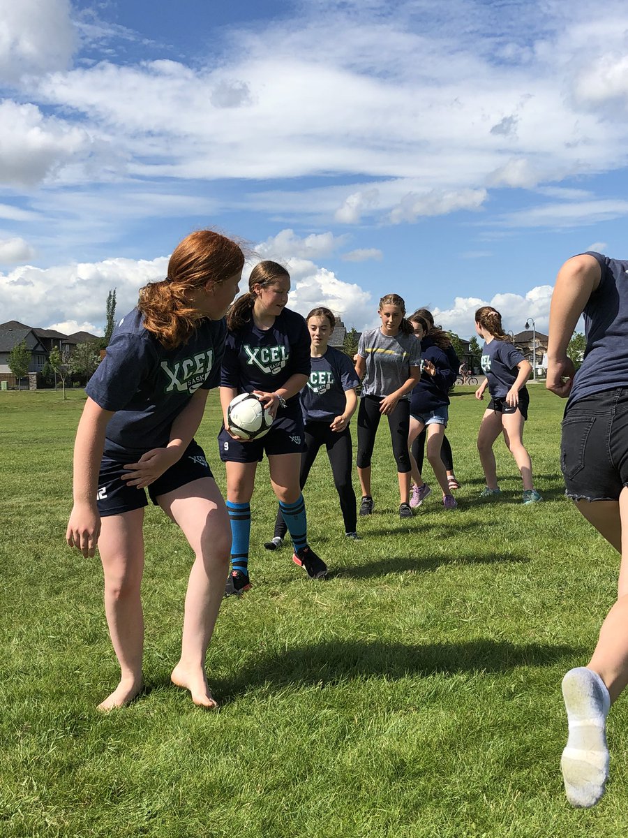 07Xcel's tweet photo. The girls had an awesome week on and off the ice. Few pictures of them enjoying the beautiful weather!!!#LAFSC https://t.co/Cv8N3ncEEc