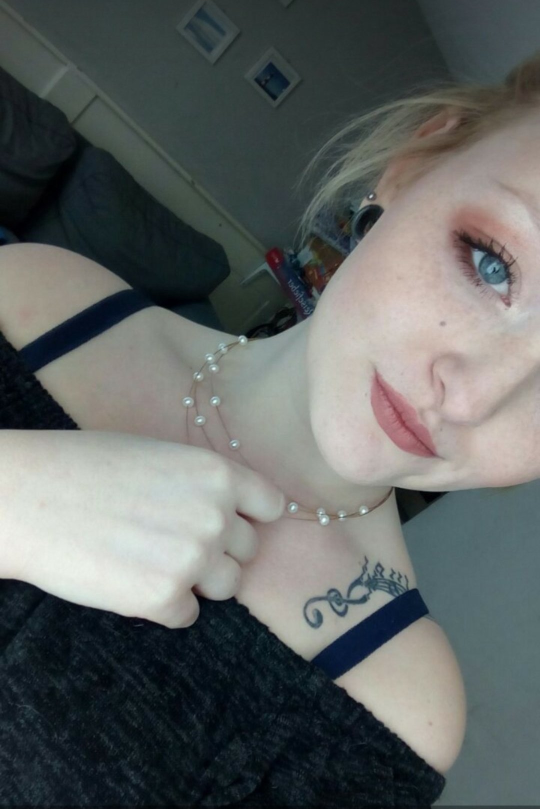 Snowbunny♠️ on X: About to meet my new bull🥰 #bbconly #cute #snowbunny  t.coxHVLvup3kt  X