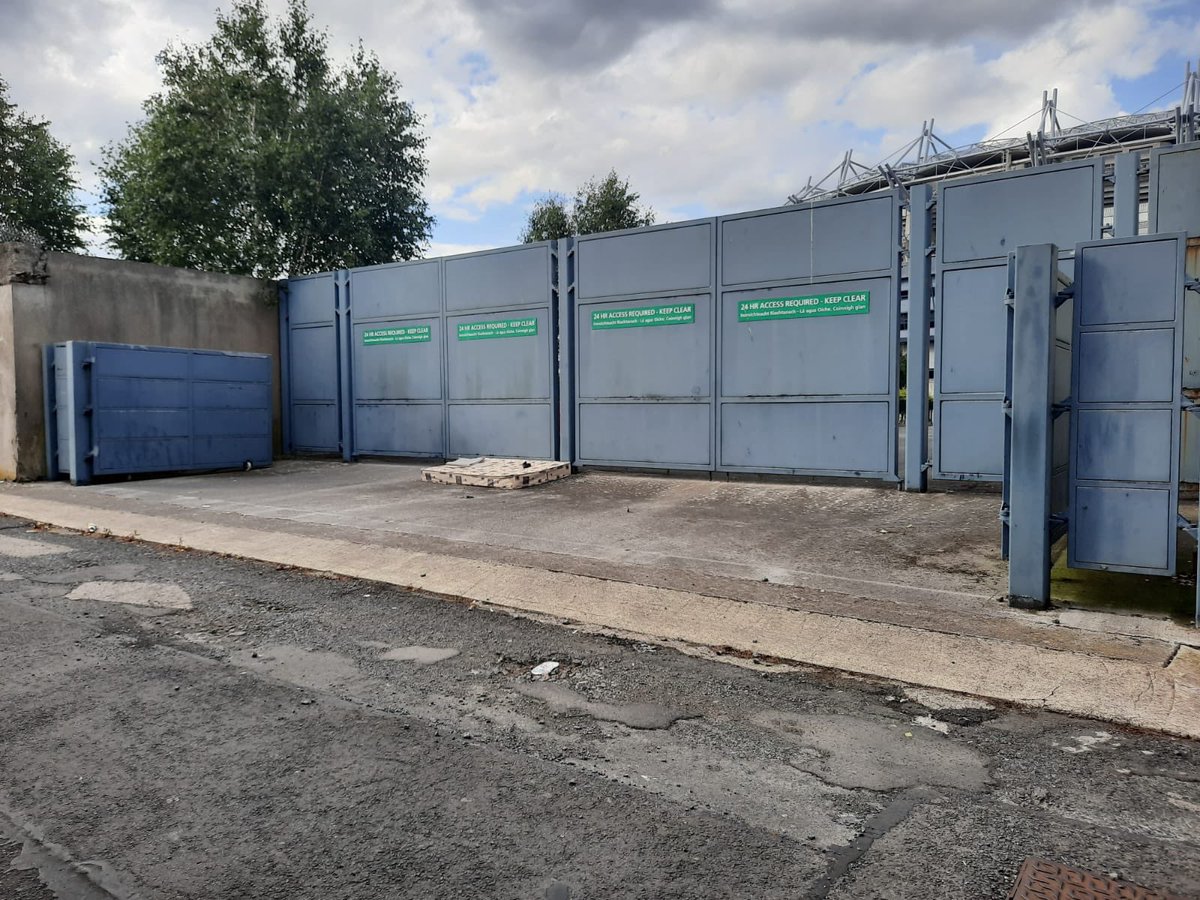 oneill_colly's tweet photo. @CrokePark @DCCnorthcity @BallyboughDub @MaryLouMcDonald @RayMcAdam  I was good enough to let Croke park know that there was illegal dumping going on on their property pic1. They where good enough to close the gate and put on our road pic 2. https://t.co/Mrhg2DStIE