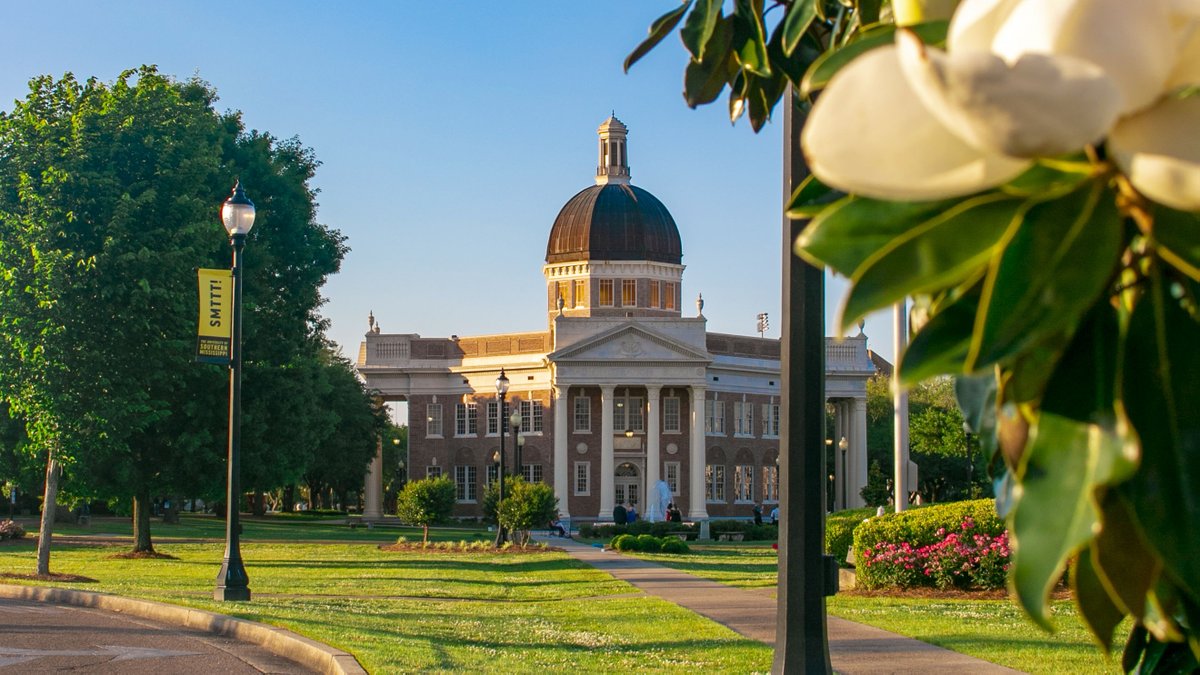 SouthernMiss's tweet photo. For students looking at college options, we are offering individual online admission sessions, in addition to a limited number of in-person tours on our Hattiesburg campus.

Schedule an online session or tour: https://t.co/gVSYfctZGB https://t.co/BrajKgpOzz