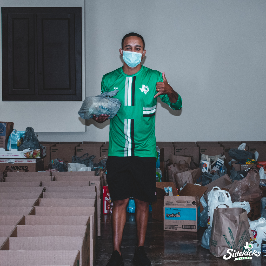 gosidekicks's tweet photo. We had a great time volunteering at the Frisco Family Services Food Pantry yesterday!! π€π
#KicksInTheCommunity | @friscofs https://t.co/RW1PW0f46o