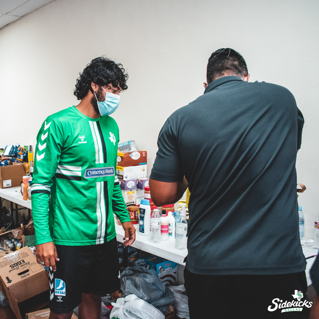 gosidekicks's tweet photo. We had a great time volunteering at the Frisco Family Services Food Pantry yesterday!! π€π
#KicksInTheCommunity | @friscofs https://t.co/RW1PW0f46o